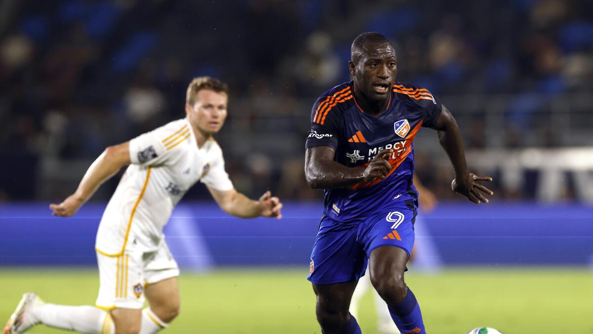 Galaxy eliminated from playoff contention before loss to Cincinnati